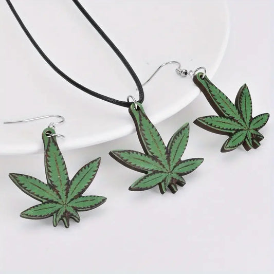 Wooden Weed Leaf Jewelry Set – Natural-Inspired Necklace & Earrings